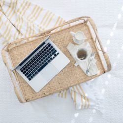 Tipps für deine Morgenroutine als Solopreneur gibt es von Julia Leifheit, Expertin für Selbst- und Zeitmanagement.